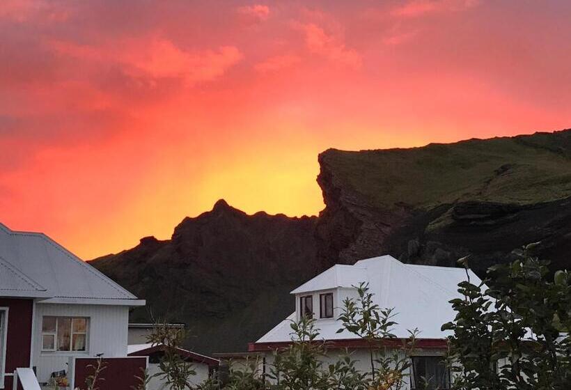 Standard Cuadruple Room Shared Bathroom, Guesthouse árný