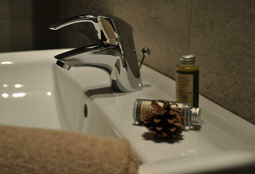 غرفة قياسية, Maison Constance