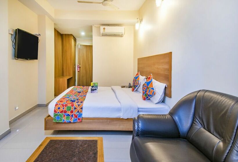 Camera Deluxe, Fabhotel Jansi Deluxe Nr Gandhipuram Bus Stand