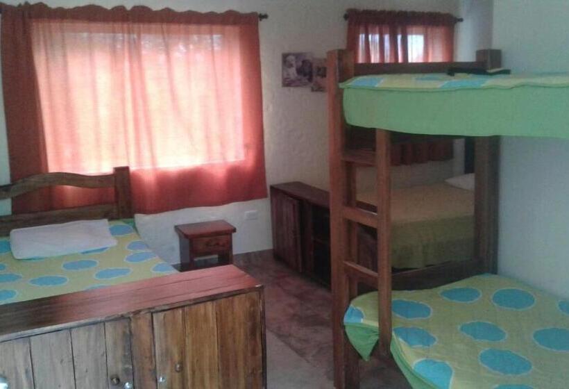 חדר לארבעה סטנדרטי עם נוף לגינה, Finca Hotel La Ponderosa