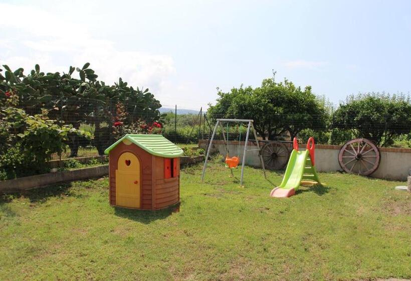 家庭房带园景, A Turri