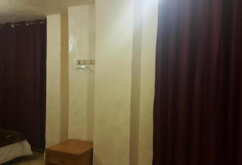 اتاق استاندارد یک نفره, Alhouriat