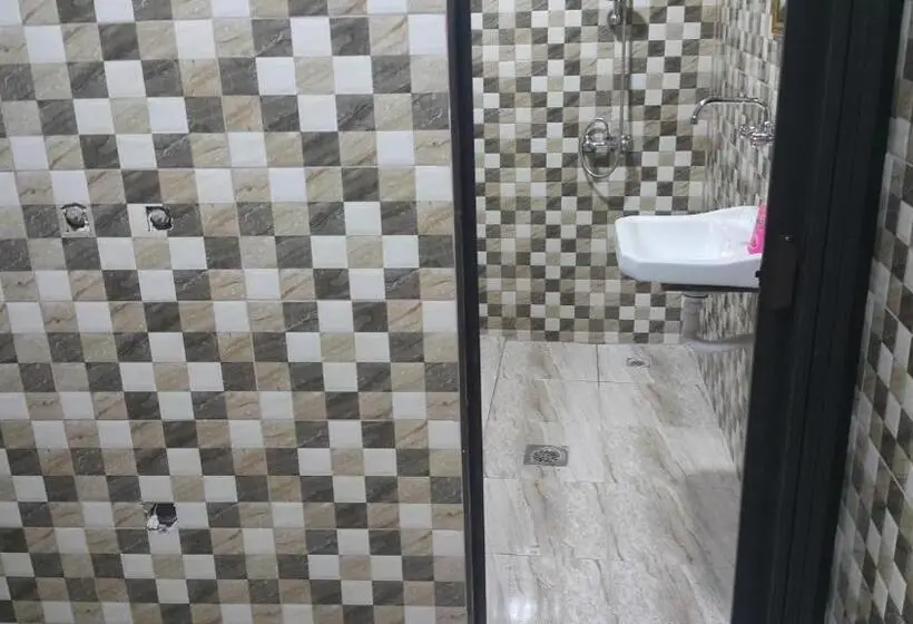 اتاق استاندارد چهار تخته, Alhouriat