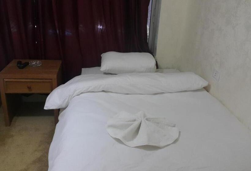 اتاق استاندارد یک نفره, Alhouriat