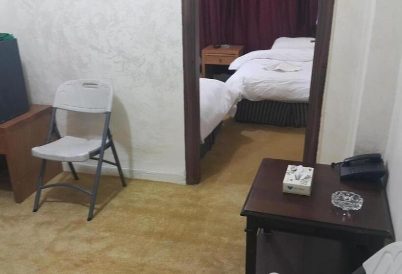 اتاق استاندارد چهار تخته, Alhouriat