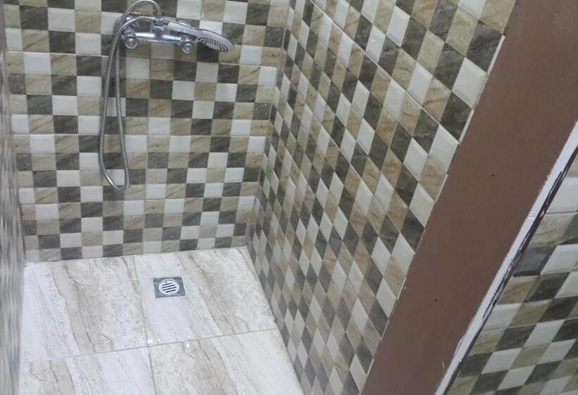 اتاق استاندارد چهار تخته, Alhouriat