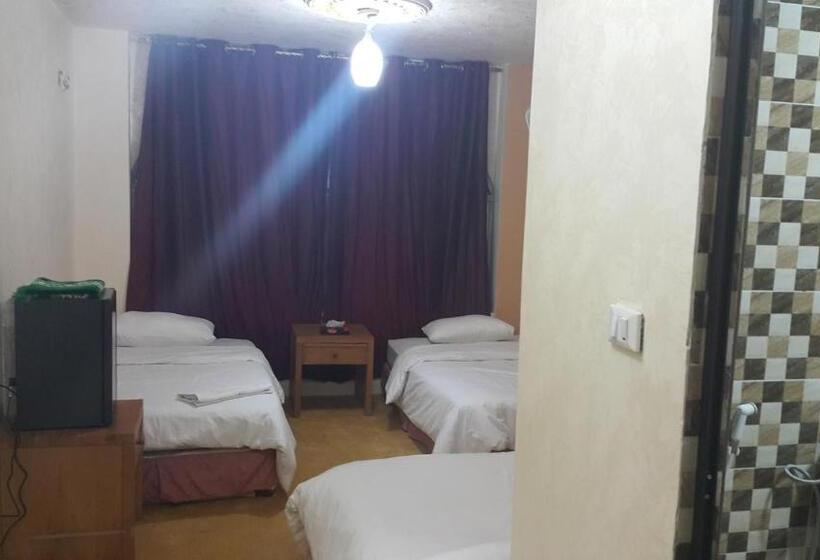 اتاق استاندارد چهار تخته, Alhouriat