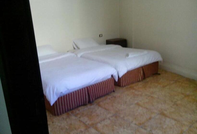 اتاق استاندارد چهار تخته, Alhouriat