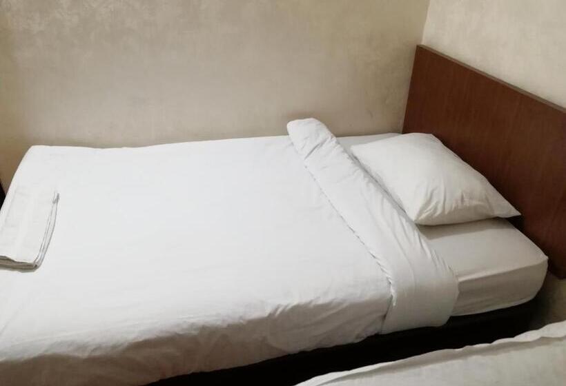 سوییت لوکس, Alhouriat