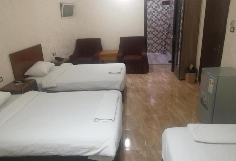 Deluxe Suite King Bed, Alhouriat