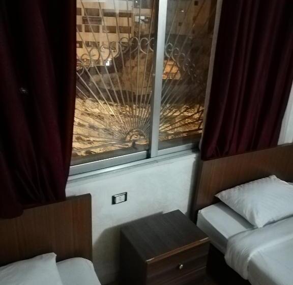 سوییت جونیور, Alhouriat