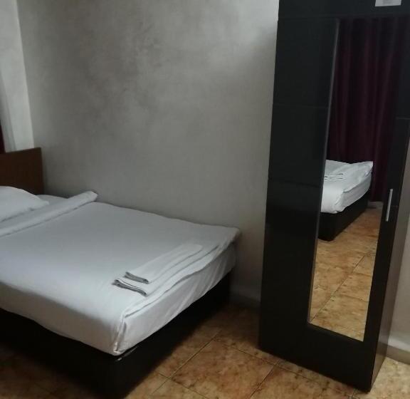 سوییت جونیور, Alhouriat