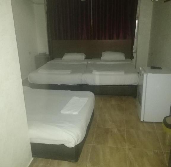 اتاق کلاسیک چهارنفره, Alhouriat