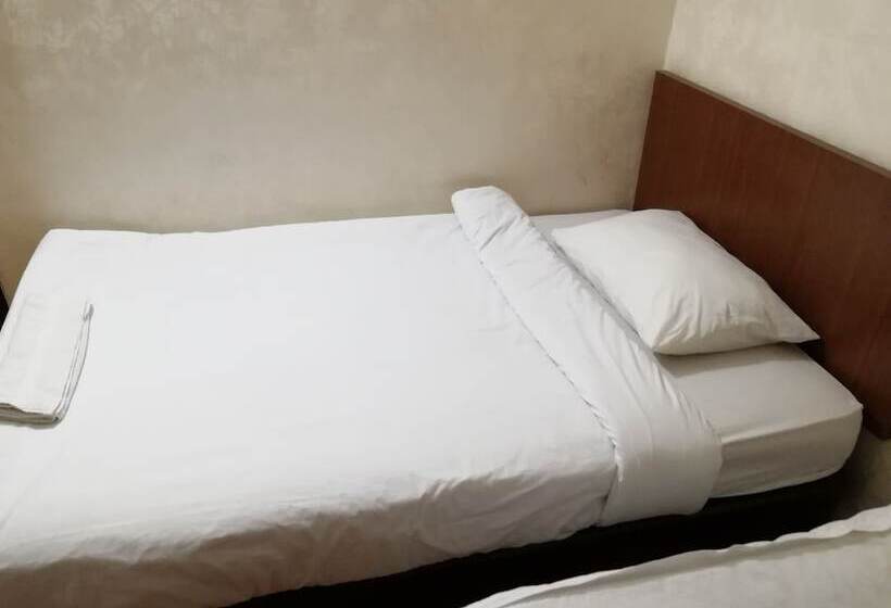 سوییت لوکس, Alhouriat