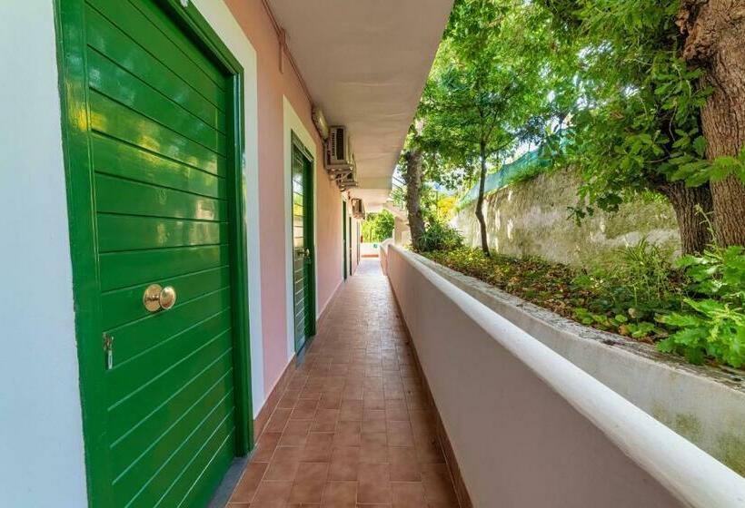 スタンダードルーム, Albergo Le Querce