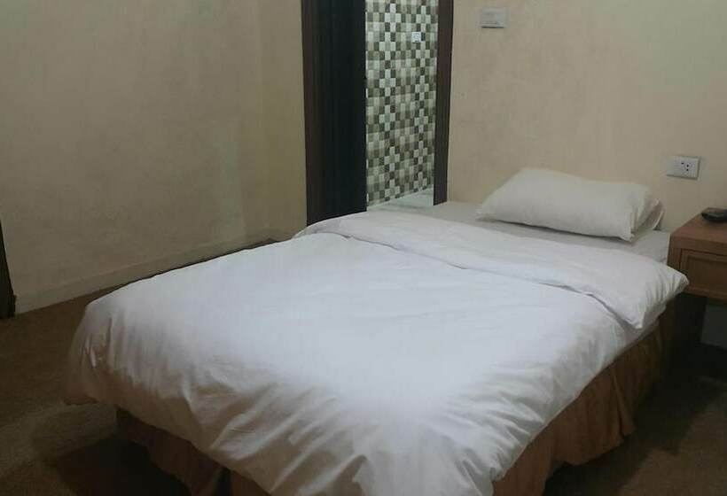 اتاق عادی با تخت دوبل, Alhouriat