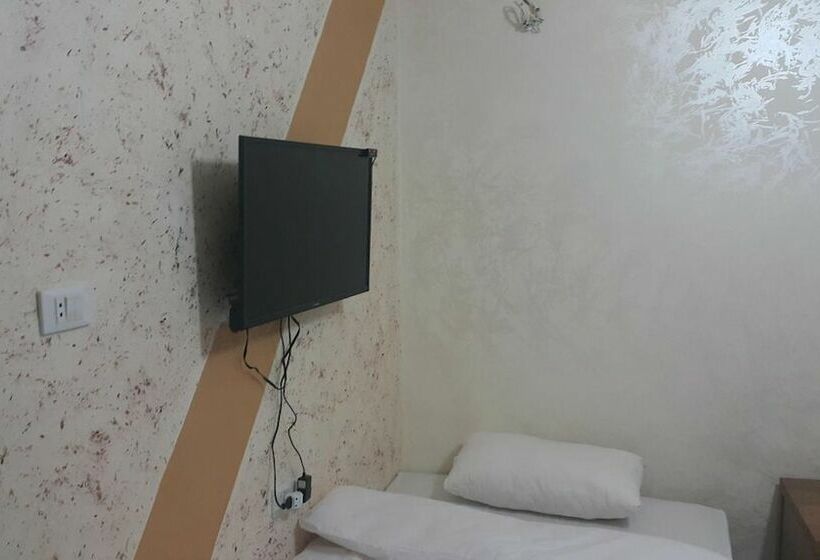 اتاق عادی با تخت دوبل, Alhouriat