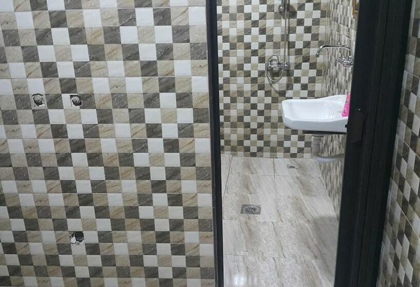 اتاق عادی با تخت دوبل, Alhouriat