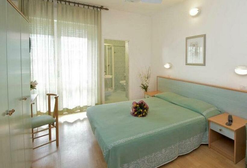 اتاق استاندارد چهار تخته, Augusta