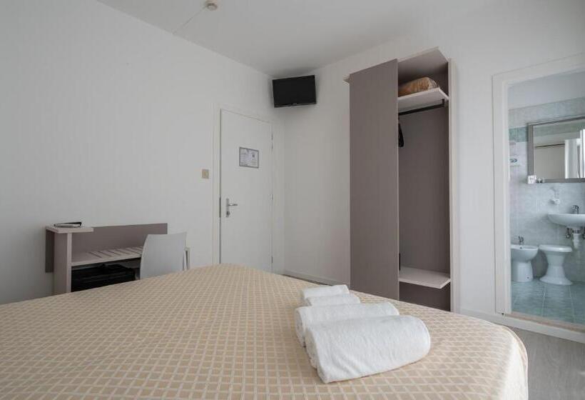 컴포트 룸 사이드 바다 뷰, Boston 3 Stelle Superior Frontemare