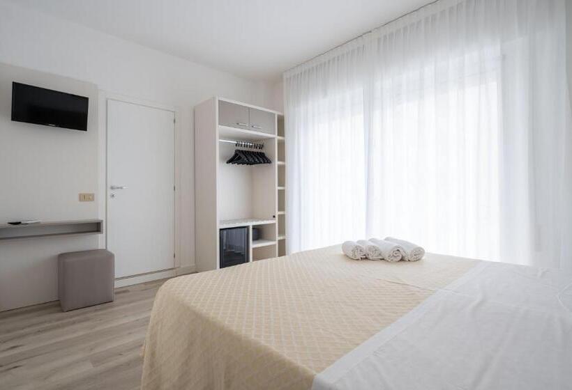 컴포트 룸 사이드 바다 뷰, Boston 3 Stelle Superior Frontemare