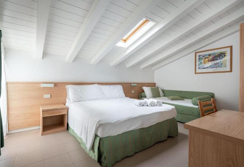 패밀리 룸, Boston 3 Stelle Superior Frontemare