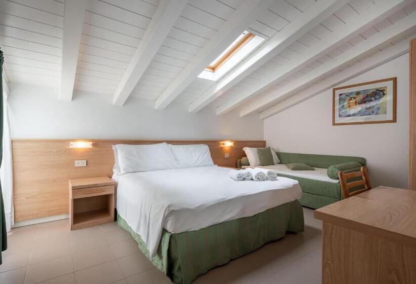 패밀리 룸, Boston 3 Stelle Superior Frontemare