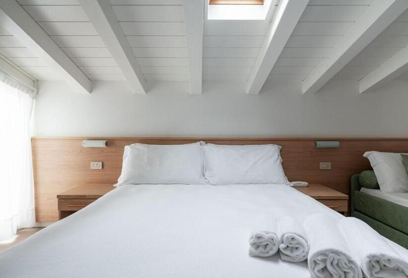 패밀리 룸, Boston 3 Stelle Superior Frontemare