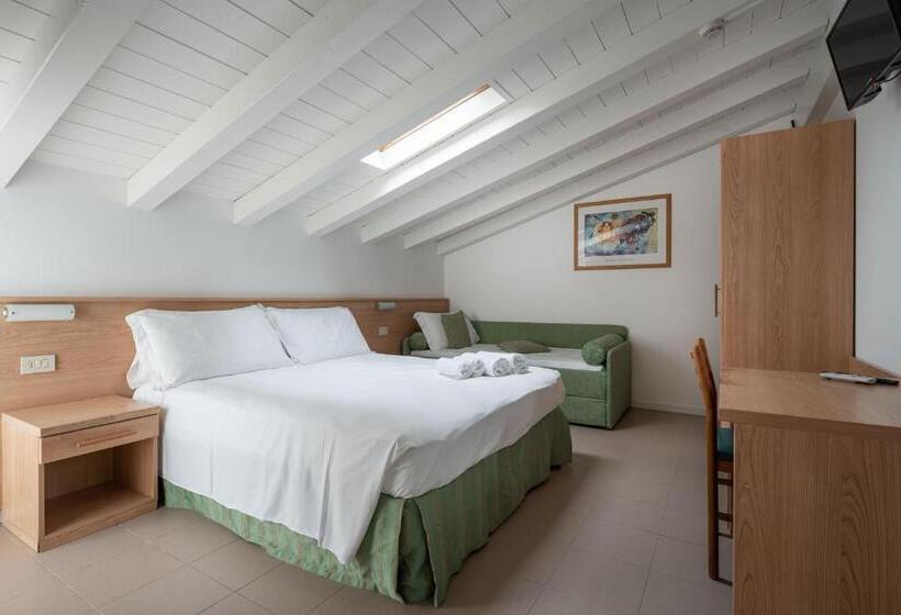 패밀리 룸, Boston 3 Stelle Superior Frontemare