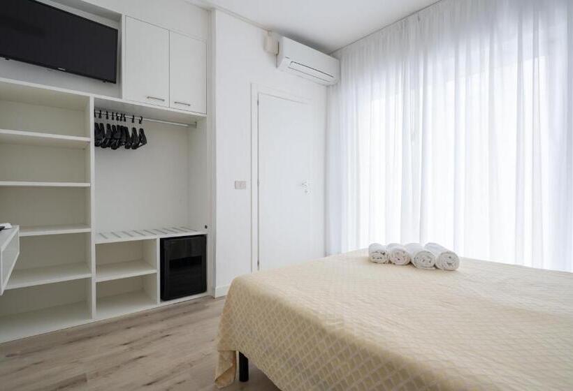 스탠다드 룸 측면 바다 전망, Boston 3 Stelle Superior Frontemare