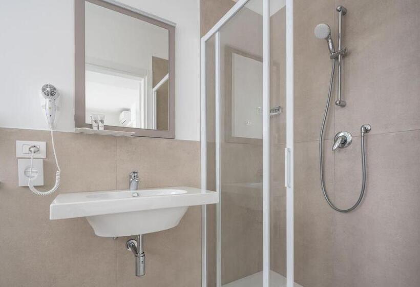 디럭스 룸 측면 바다 전망, Boston 3 Stelle Superior Frontemare