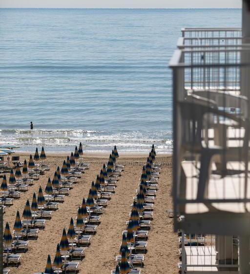 패밀리 룸, Boston 3 Stelle Superior Frontemare