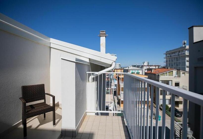 패밀리 룸, Boston 3 Stelle Superior Frontemare