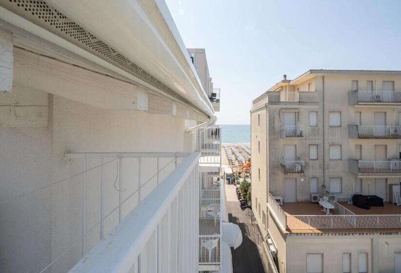 패밀리 룸, Boston 3 Stelle Superior Frontemare