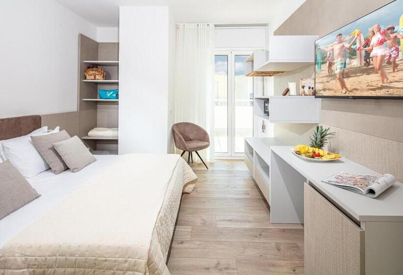 Yandan Deniz Manzaralı Süit, Condor