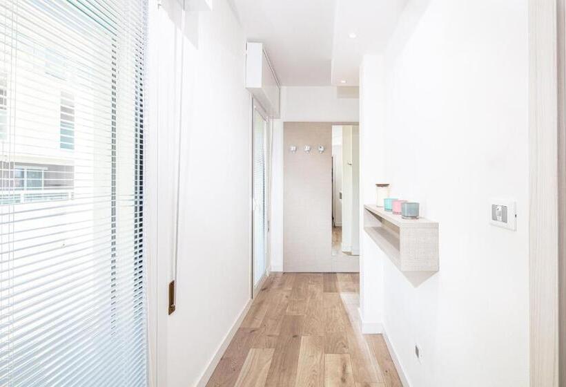 Yandan Deniz Manzaralı Süit, Condor