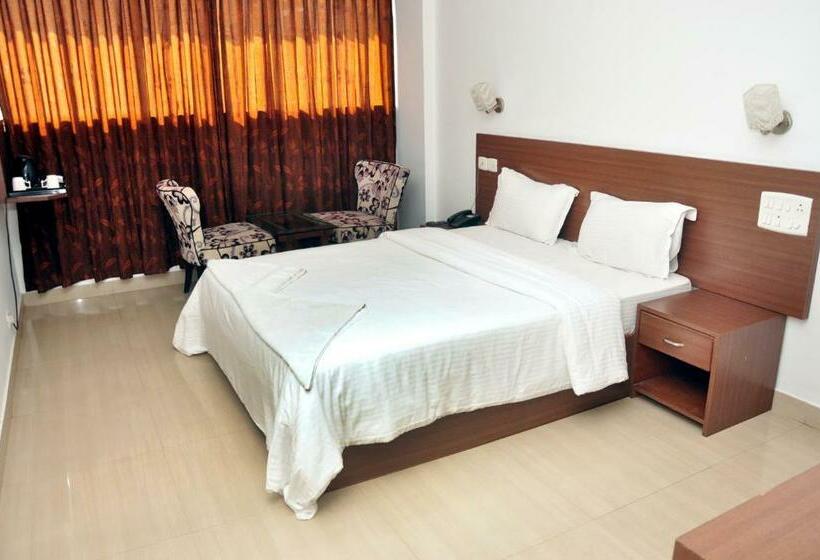 디럭스 룸, Emporium