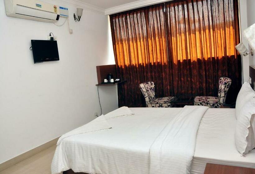 디럭스 룸, Emporium