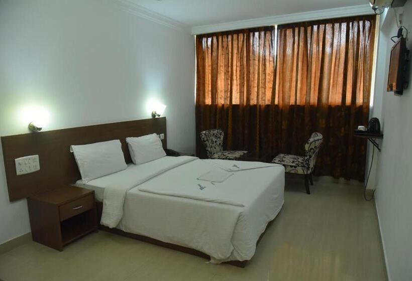 디럭스 룸, Emporium