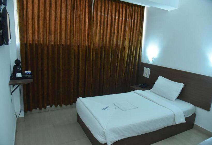 디럭스 룸, Emporium