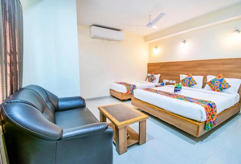 Camera Familiare, Fabhotel Jansi Deluxe Nr Gandhipuram Bus Stand