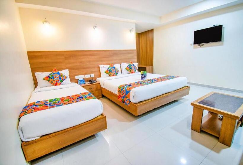 Camera Familiare, Fabhotel Jansi Deluxe Nr Gandhipuram Bus Stand