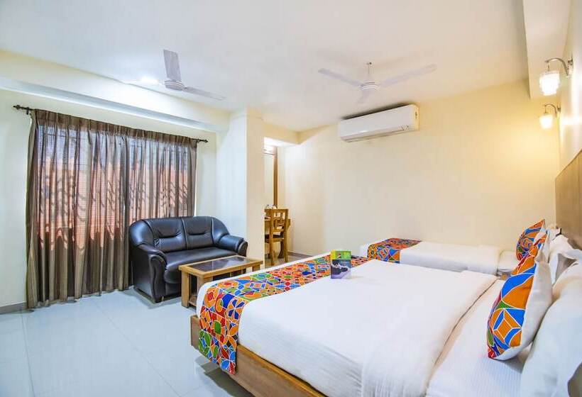 Camera Familiare, Fabhotel Jansi Deluxe Nr Gandhipuram Bus Stand