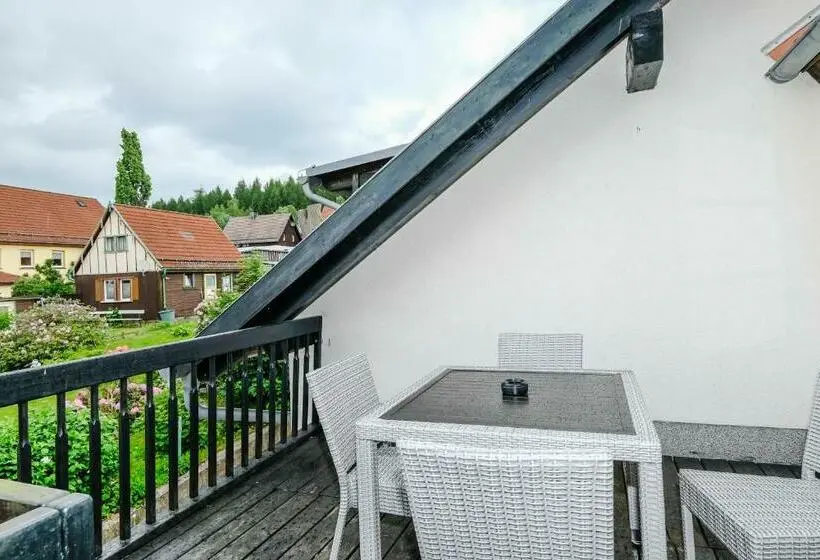 Huoneisto 1 Makuuhuone Näkymä, Garni Und Gaststätte Zum Holzfäller