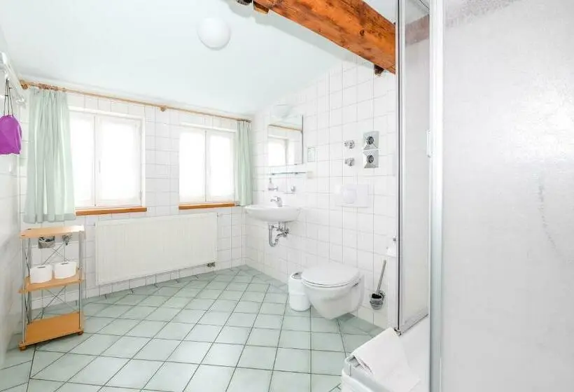 Huoneisto 1 Makuuhuone Näkymä, Garni Und Gaststätte Zum Holzfäller