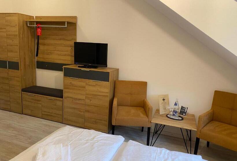 기본룸, Garni Und Gaststätte Zum Holzfäller