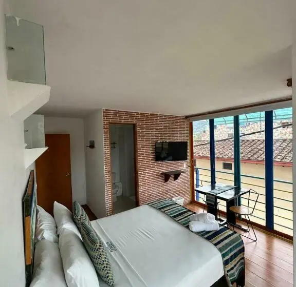 اتاق استاندارد, Guatatur