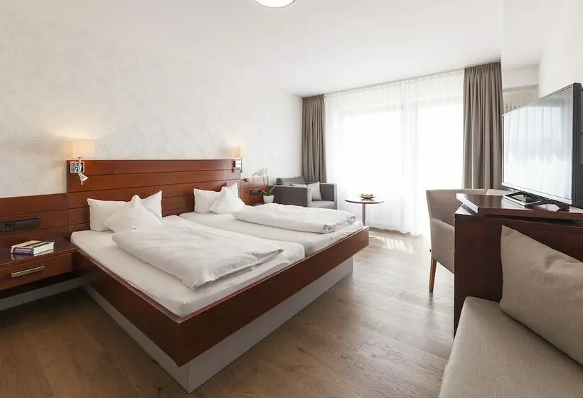 Standard Room with Terrace, Restaurant Hansjakob