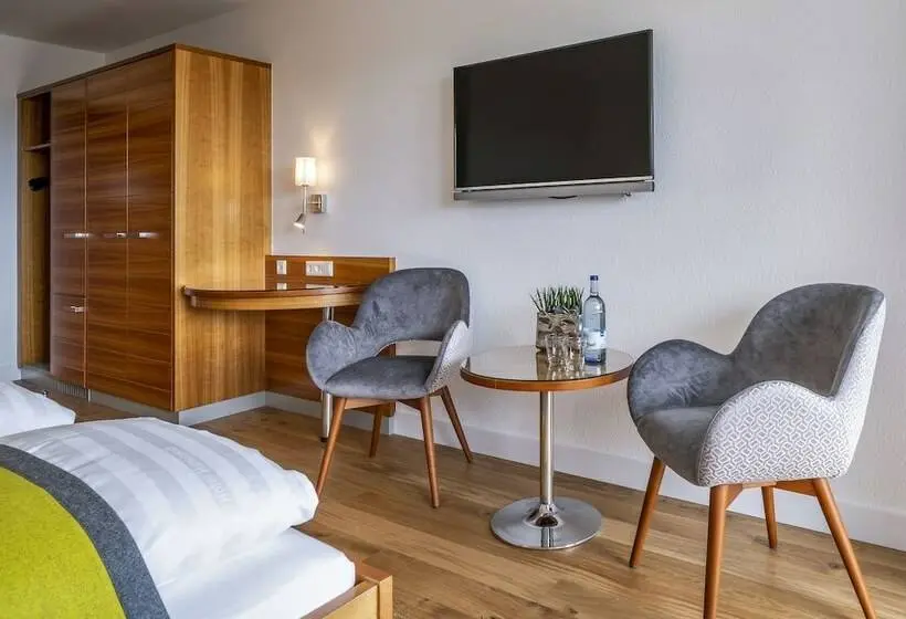 Standard Room with Balcony, Restaurant Hansjakob