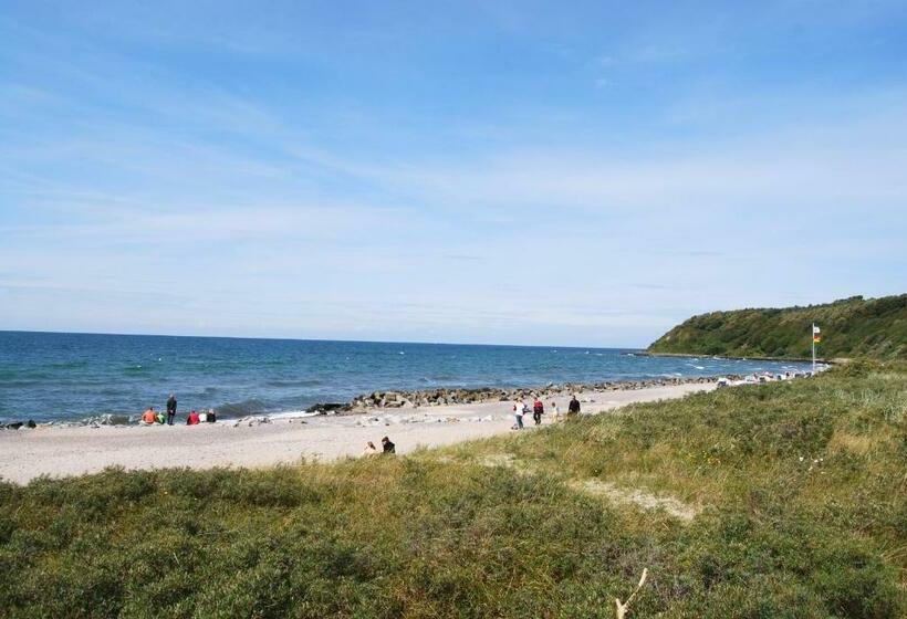 Номер Стандарт Вид на Море, Hiddensee Hitthim